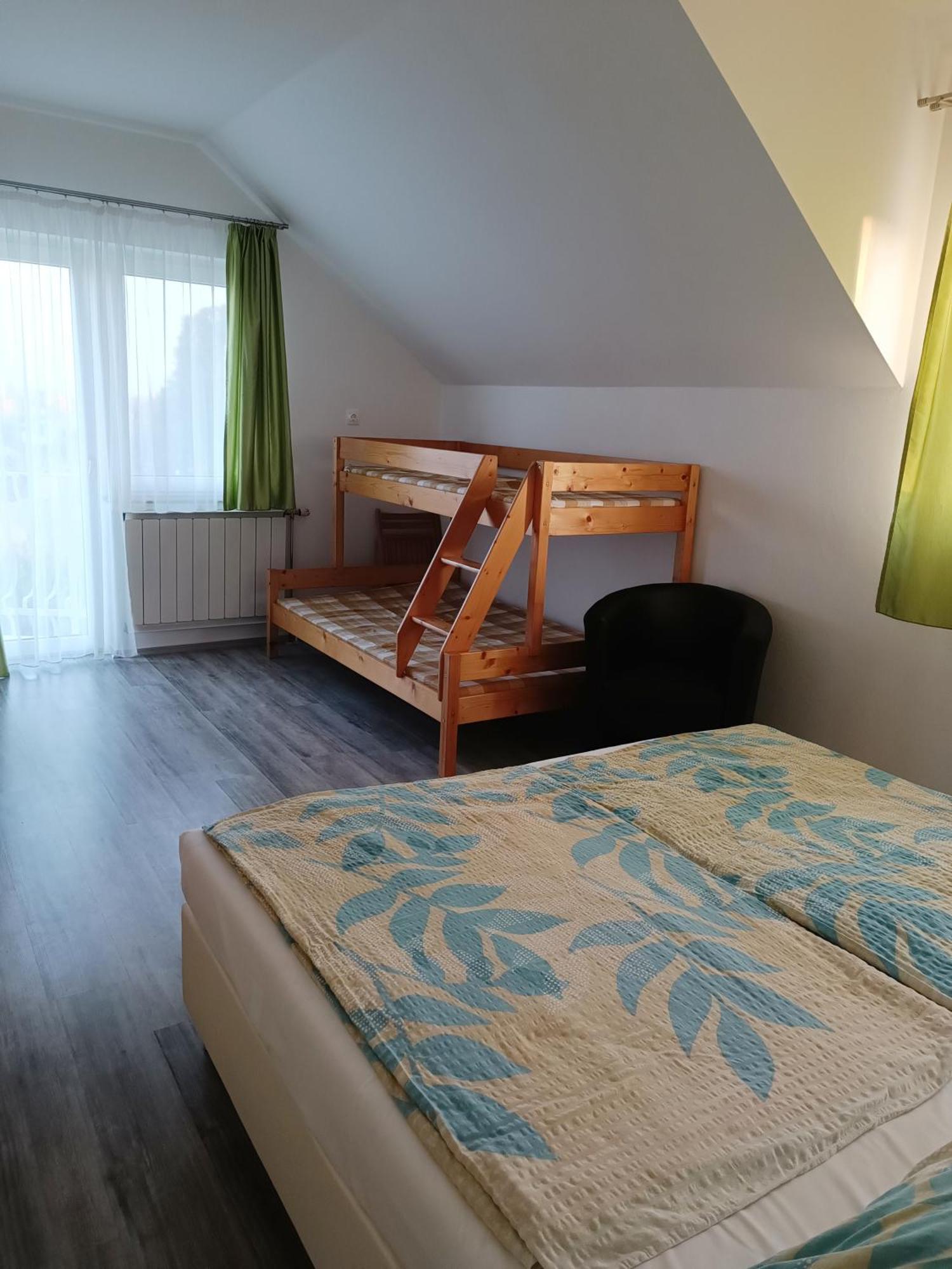 Katalin Vendeghaz Hotel Gyenesdiás Exterior foto
